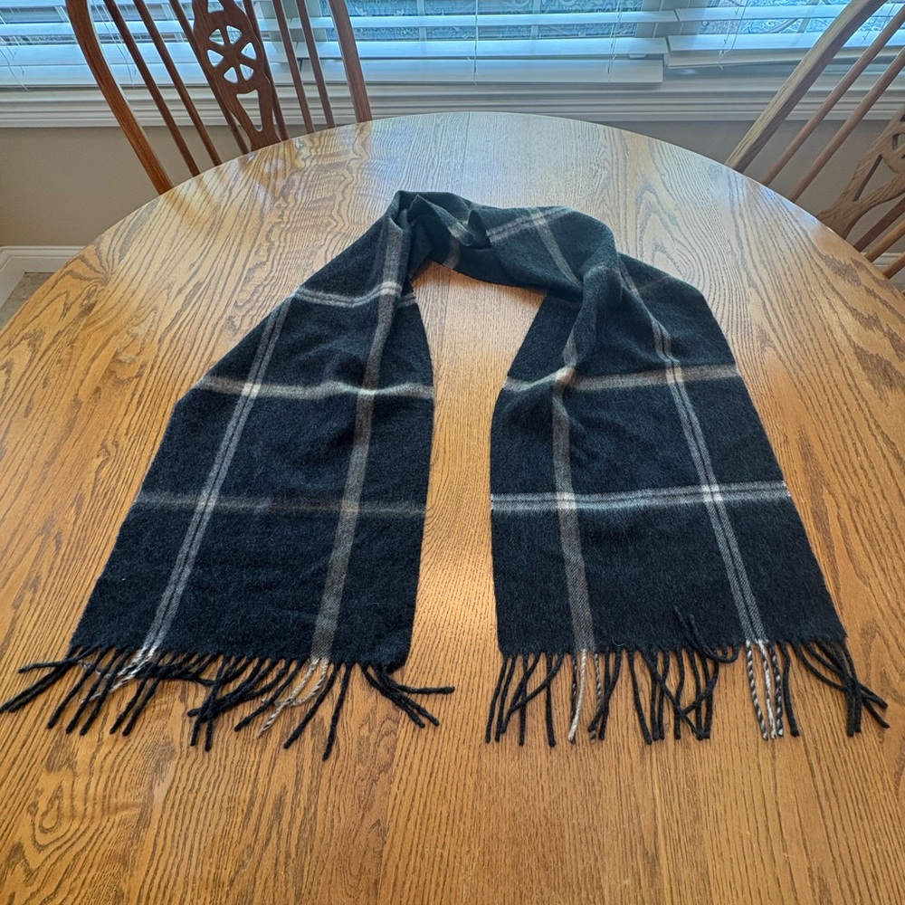 Jos. A. Bank Men’s Gray Plaid Cashmere Scarf